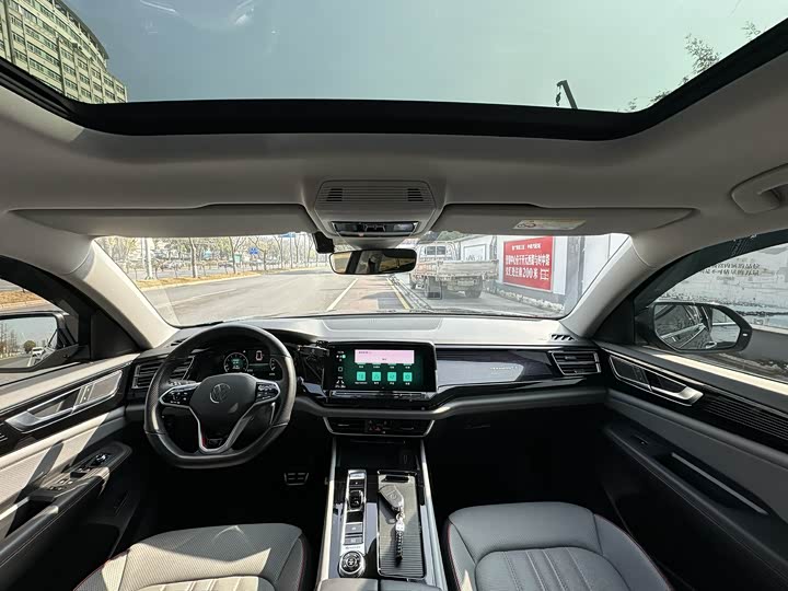 Photo 6 - Volkswagen Teramont Pro