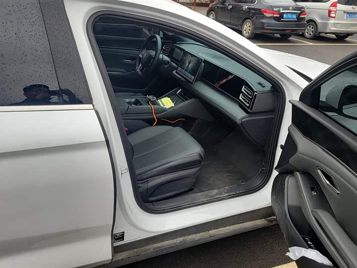 Фото 8 - BYD Qin L