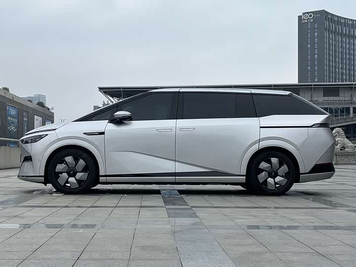 Фото 7 - XPeng X9