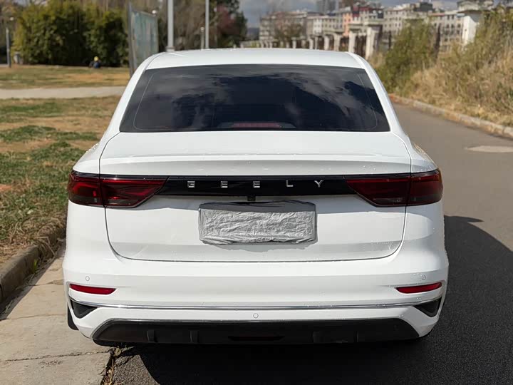 Фото 5 - Geely Emgrand