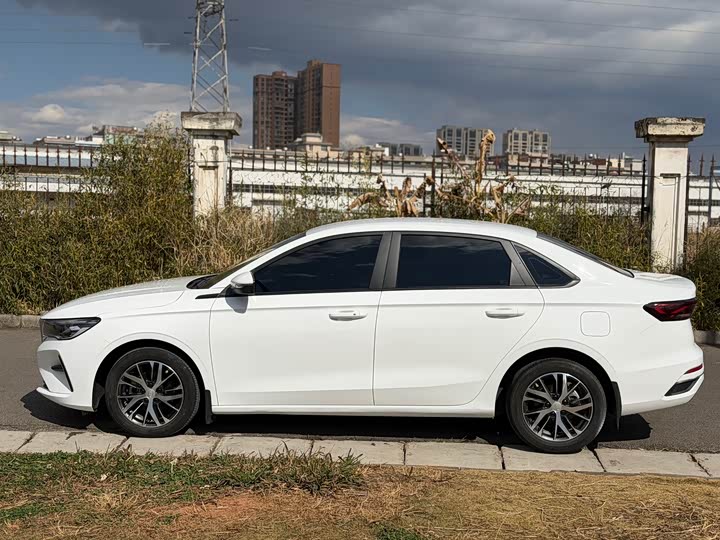 Фото 7 - Geely Emgrand