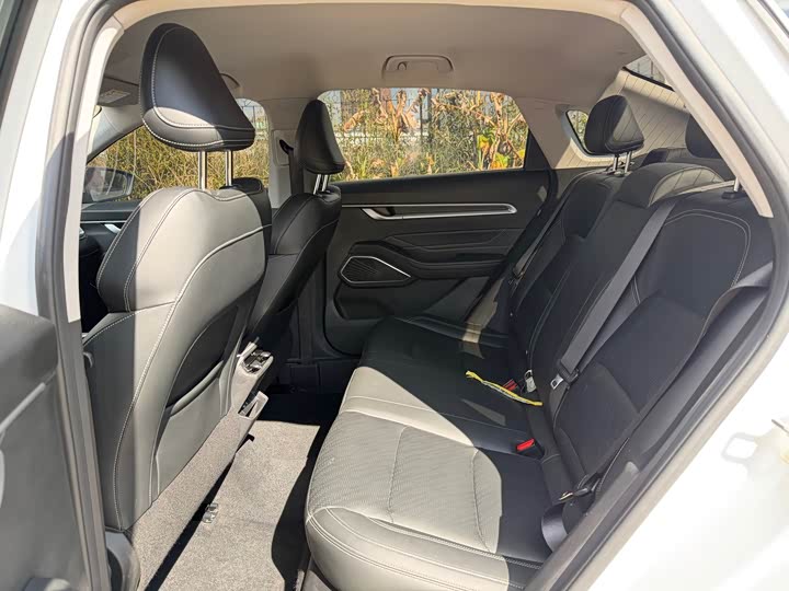 Фото 9 - Geely Emgrand