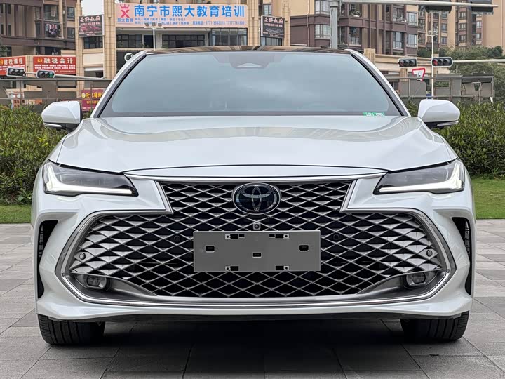 Фото 2 - Toyota Avalon
