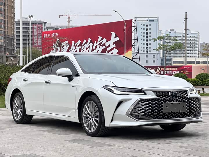 Фото 3 - Toyota Avalon