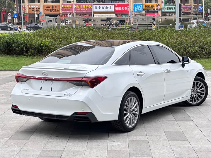 Фото 5 - Toyota Avalon