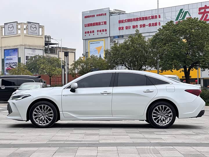 Фото 6 - Toyota Avalon