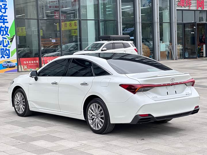 Фото 7 - Toyota Avalon