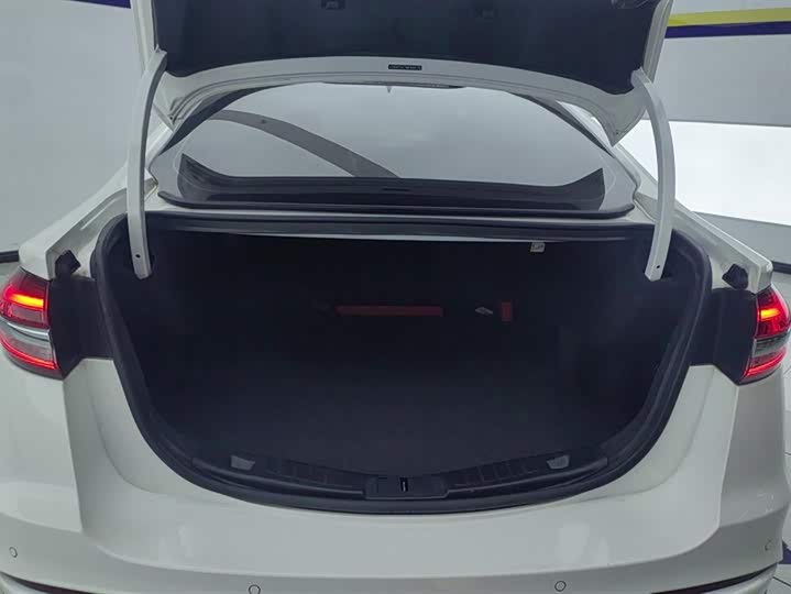 Фото 4 - Ford Mondeo