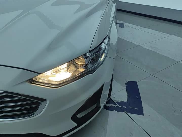 Фото 5 - Ford Mondeo