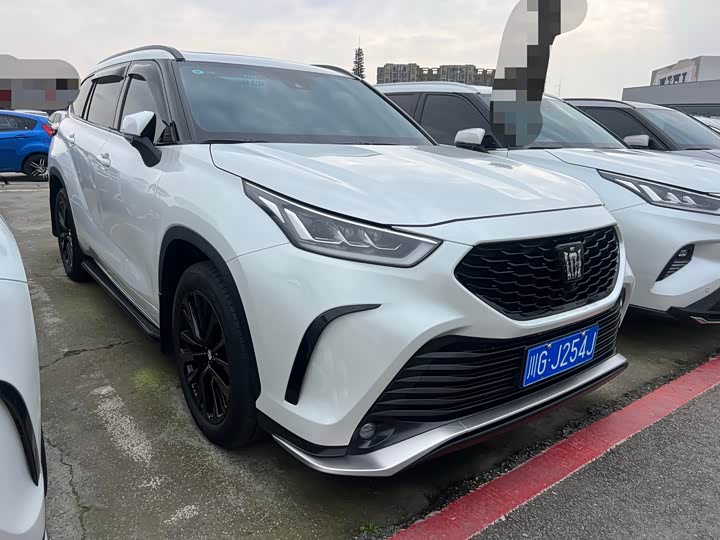 Фото 3 - Toyota Crown Kluger