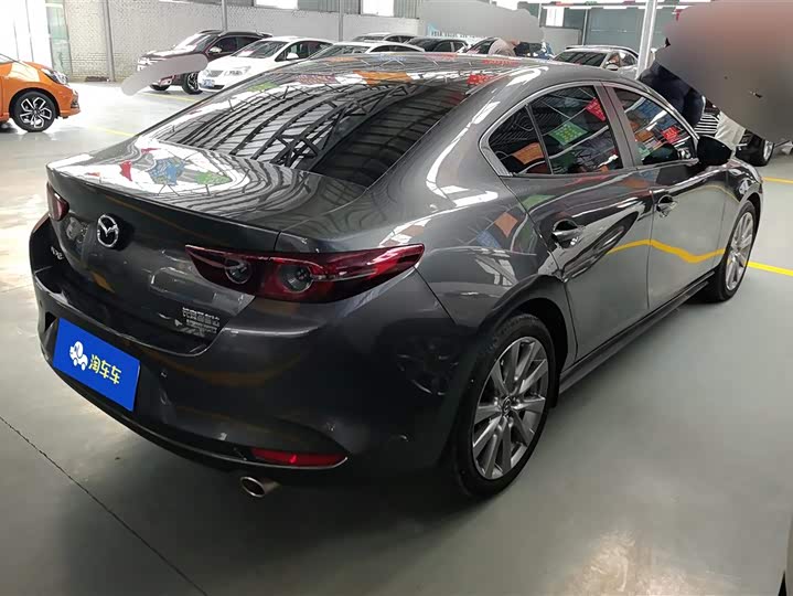 Photo 3 - Mazda 3 (Axela)