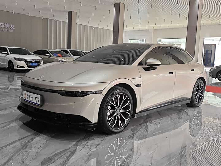 Фото 2 - Zeekr 007