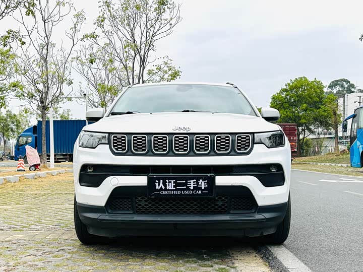 Photo 2 - Jeep Compass