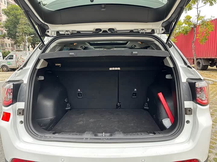 Photo 8 - Jeep Compass