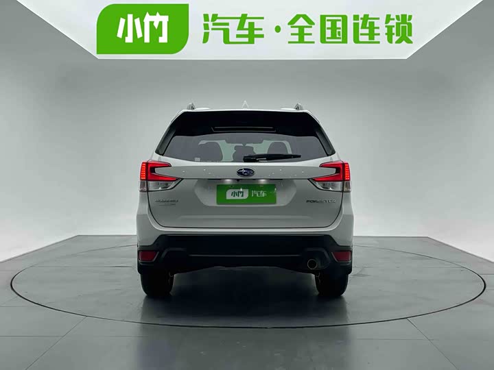 Фото 4 - Subaru Forester