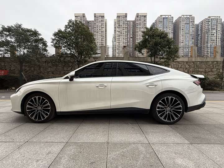 Фото 7 - MG Motor 7