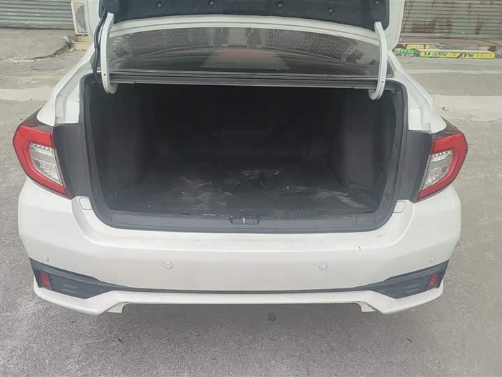 Фото 4 - Honda Envix