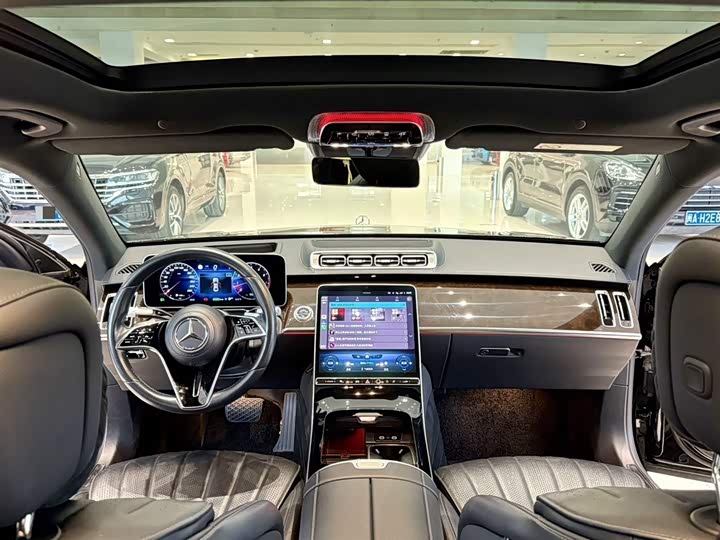 Фото 9 - Mercedes-Benz S-Class