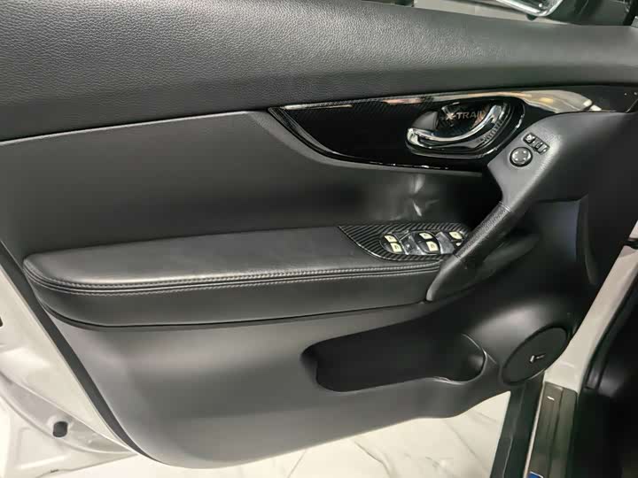 Фото 7 - Nissan X-Trail