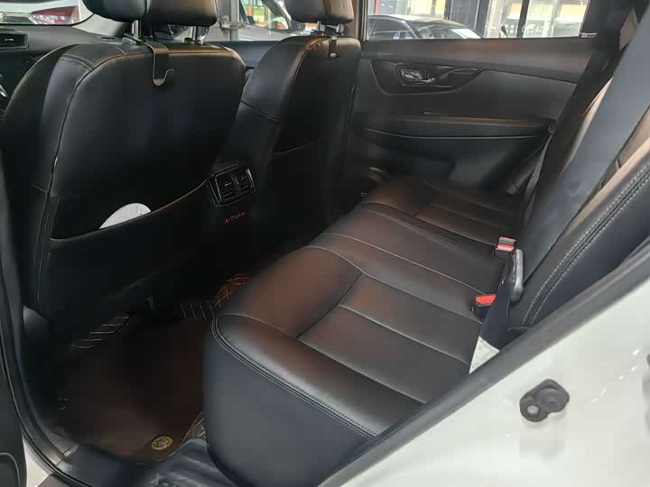 Фото 8 - Nissan X-Trail