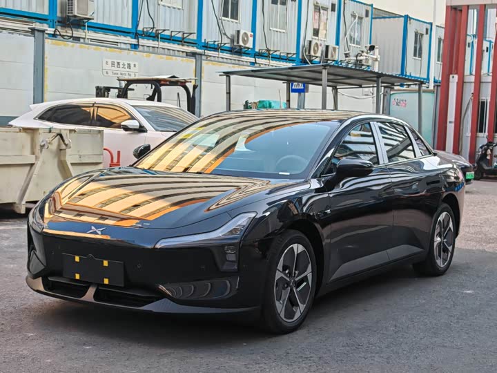 Фото 1 - XPeng Mona M03