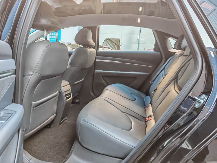 Фото 5 - XPeng Mona M03