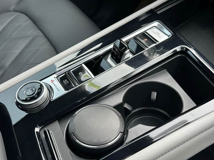 Photo 6 - Volkswagen Teramont Pro