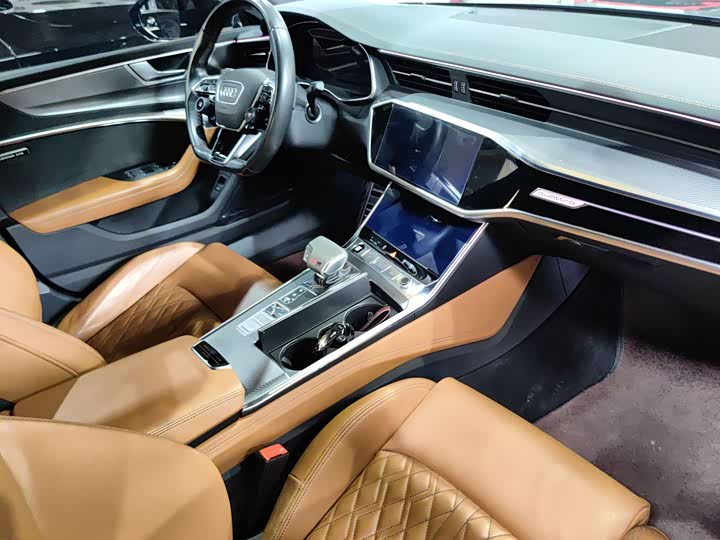 Фото 6 - Audi A7L