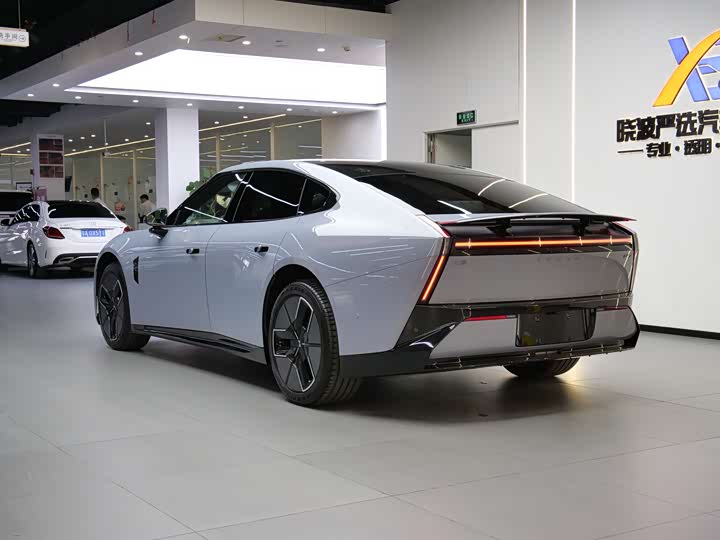 Фото 6 - XPeng P7