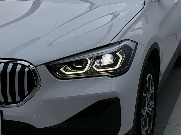 Фото 2 - BMW X1