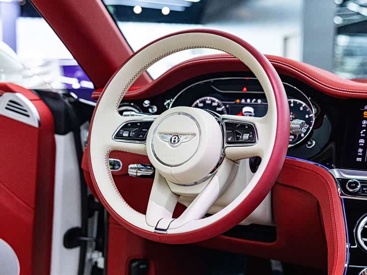 Фото 8 - Bentley Continental GT