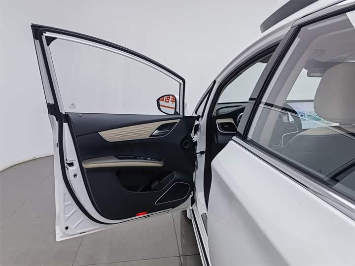 Фото 8 - BYD Song Max Hybrid