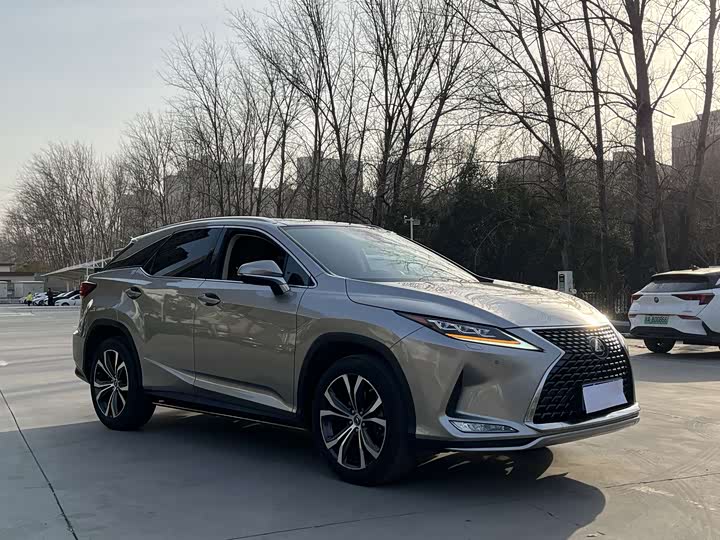 Фото 2 - Lexus RX