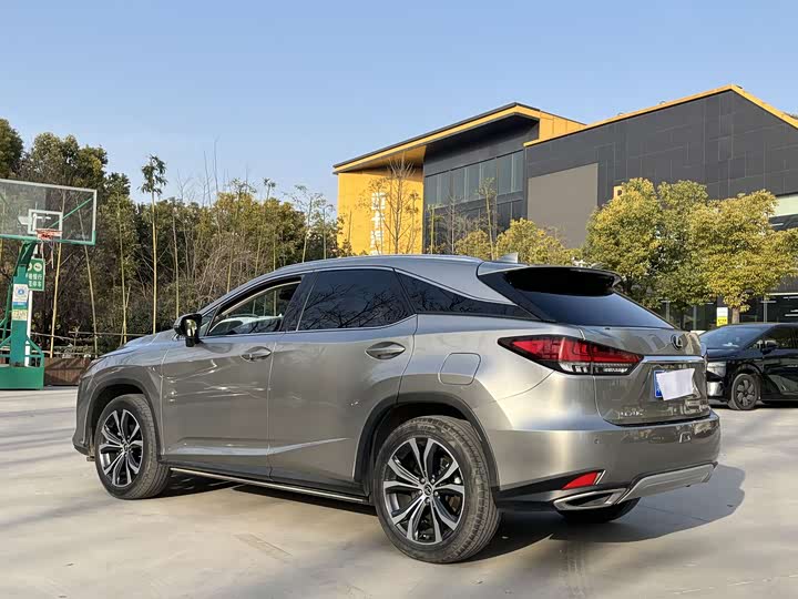 Фото 6 - Lexus RX