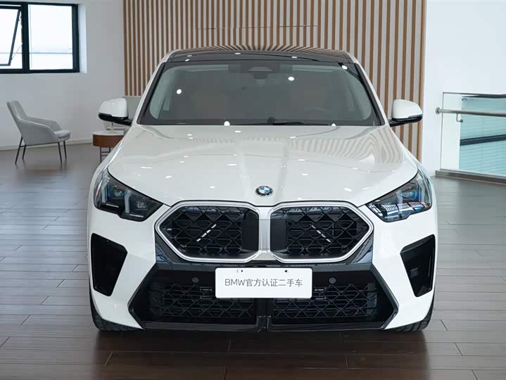 Фото 2 - BMW X2