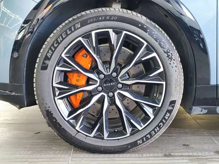 Фото 4 - Zeekr 7X