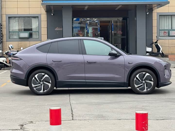 Фото 4 - Nio EC6