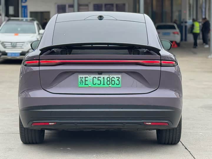 Фото 9 - Nio EC6