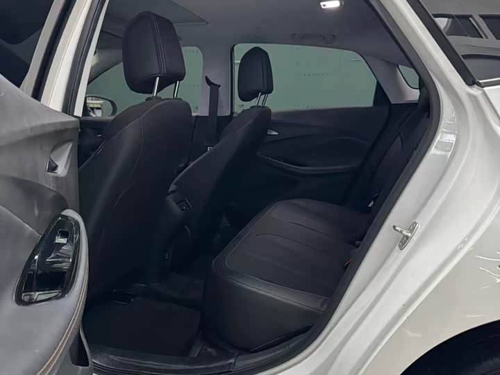 Фото 8 - Buick Verano