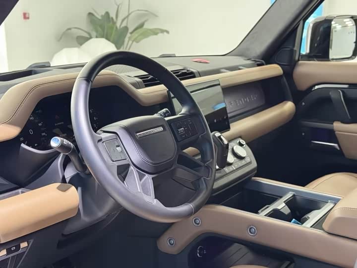 Фото 7 - Land Rover Defender