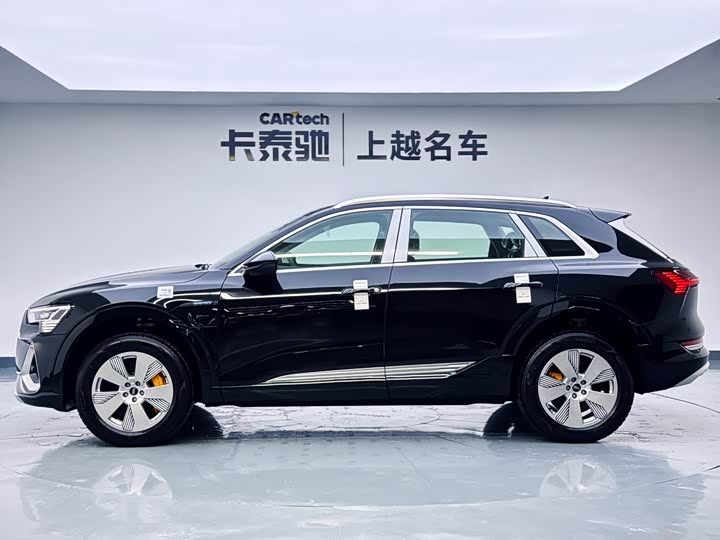 Фото 8 - Audi e-tron