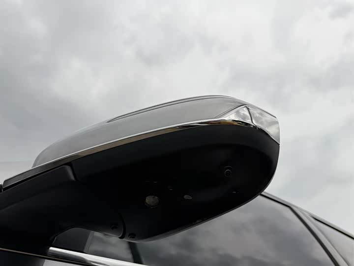 Фото 9 - Geely Monjaro