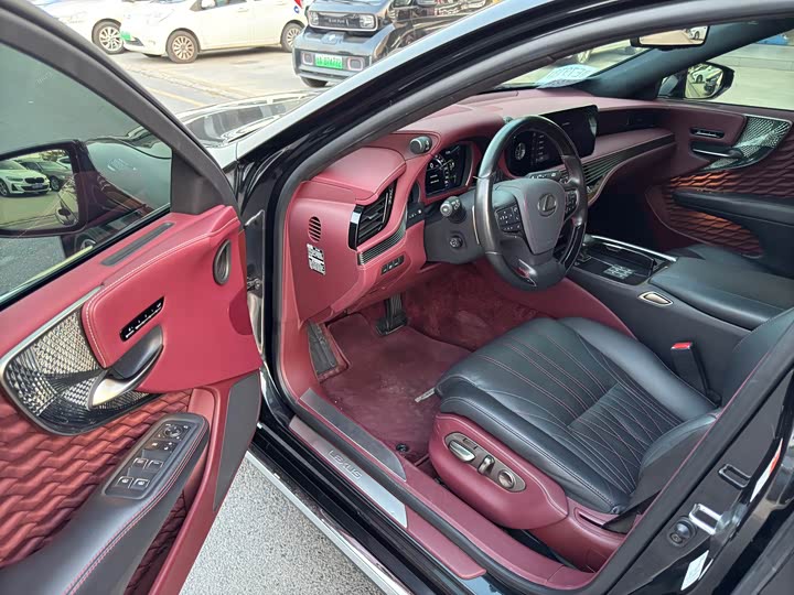 Фото 4 - Lexus LS