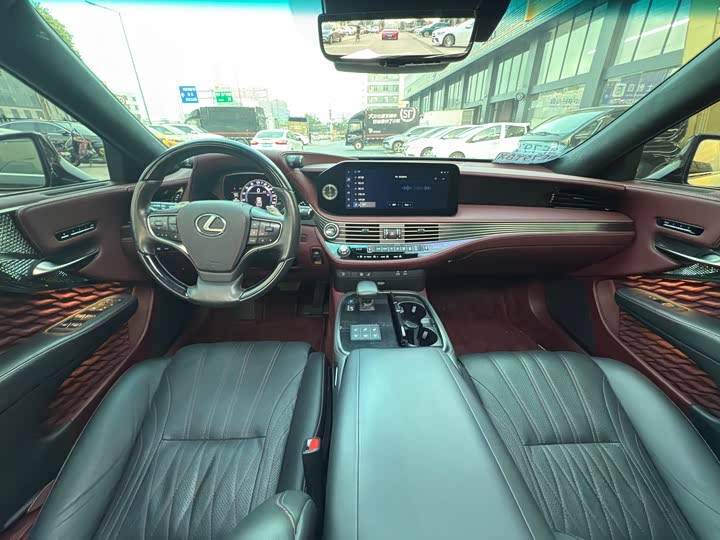 Фото 7 - Lexus LS