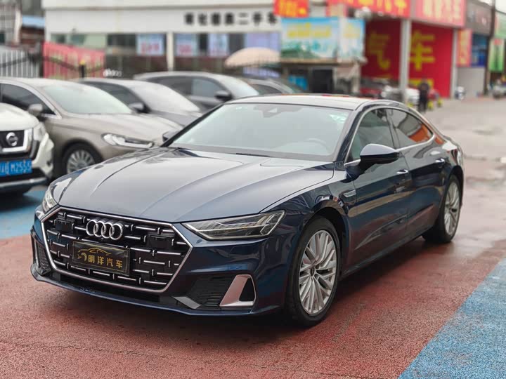Фото 1 - Audi A7L