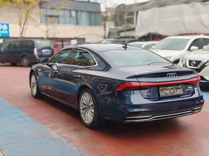 Фото 6 - Audi A7L