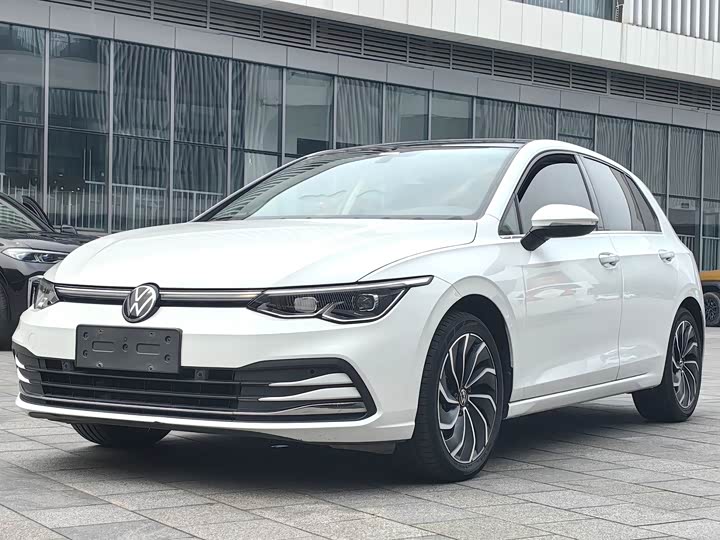 Фото 1 - Volkswagen Golf