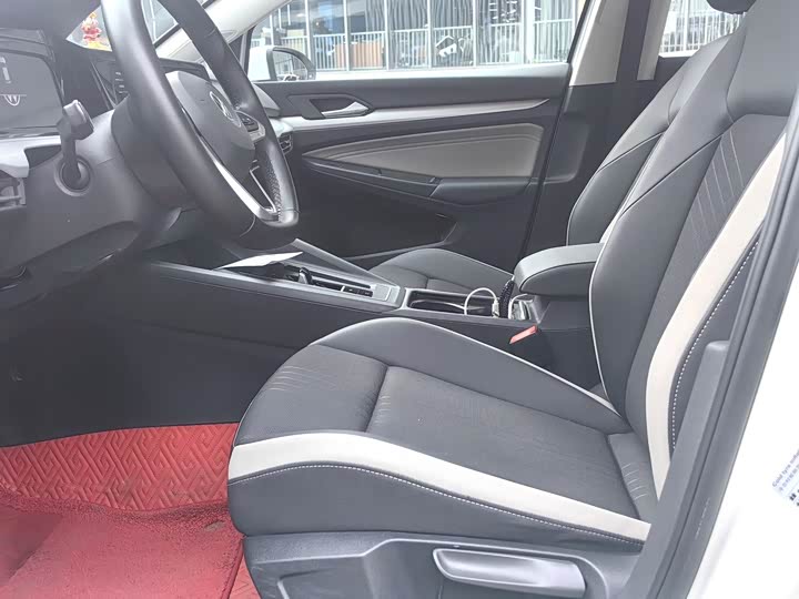 Фото 5 - Volkswagen Golf