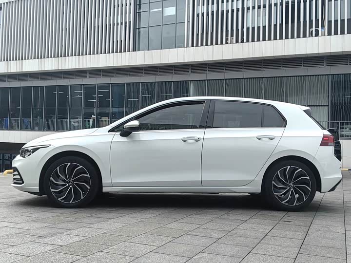 Фото 9 - Volkswagen Golf