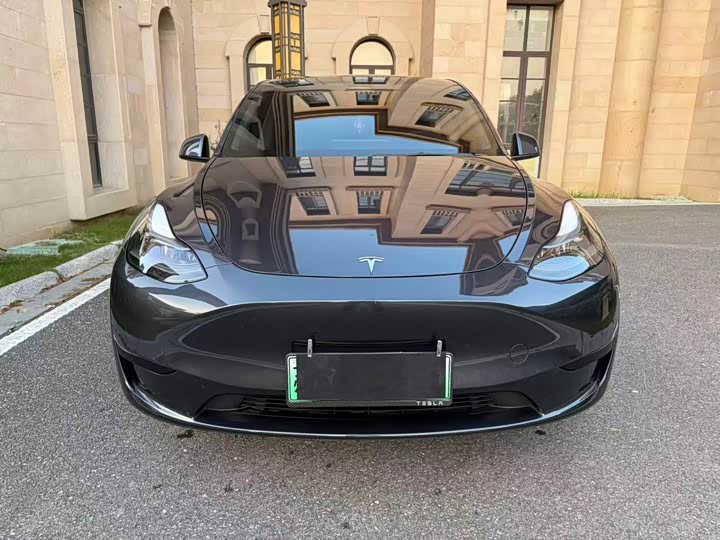 Фото 3 - Tesla Model Y